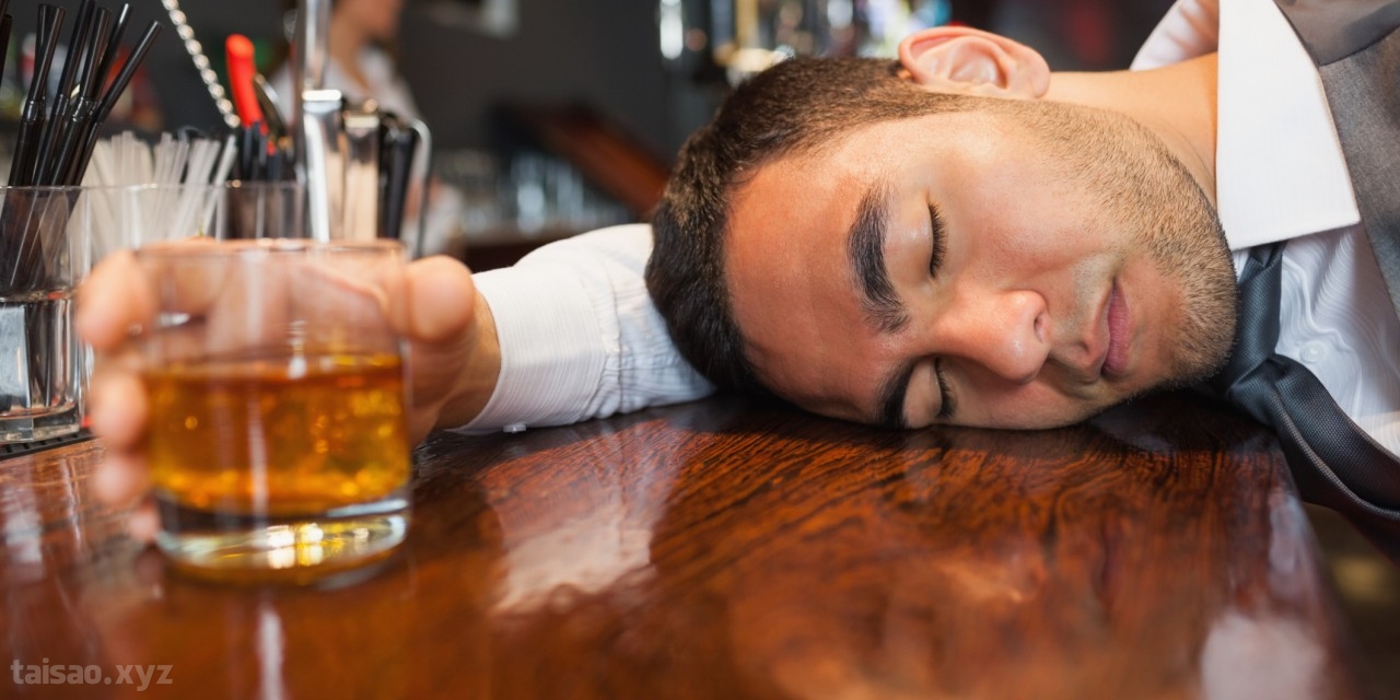 Những lý do khiến bạn nên uống bia không cồn vào dịp tết