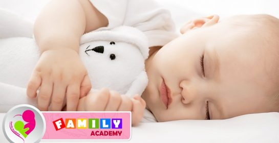 Chăm sóc giấc ngủ trẻ sơ sinh trong tháng đầu tiên