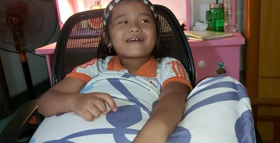 Mẹ và bé: bé đọc học thuộc lòng bài"GỌI BẠN"