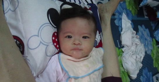 TƯ THẾ KHI CHO BÉ ĂN DẶM | Chăm sóc Em Bé