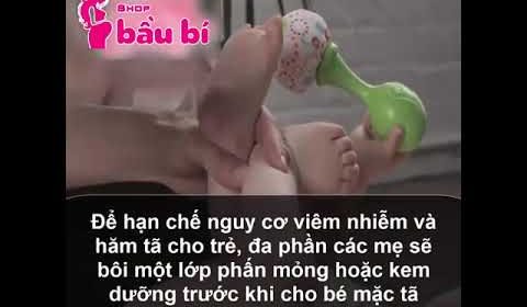 Lỗi sai khi quấn tã cho bé  – chăm sóc trẻ sơ sinh