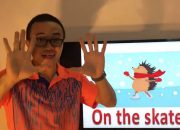 [Mẹ và bé cùng học Tiếng Anh] Bài 9: On Something – Ở trên cái gì đấy