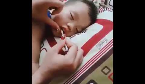 Hướng dẫn chăm sóc răng miệng cho bé bằng Thuốc đặc trị răng miệng Nhật Dương