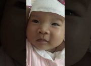#4 MiMi lần đầu bị sốt | Bé gái sơ sinh 2 tháng tuổi | May 08, 2017